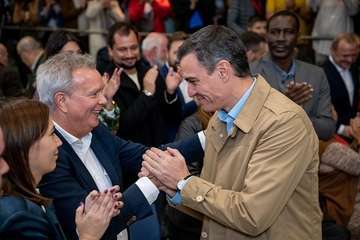 Los socialistas de Telde arropan a un Pedro Sánchez convencido del triunfo de su partido en las Islas/Acfi Press y TA.